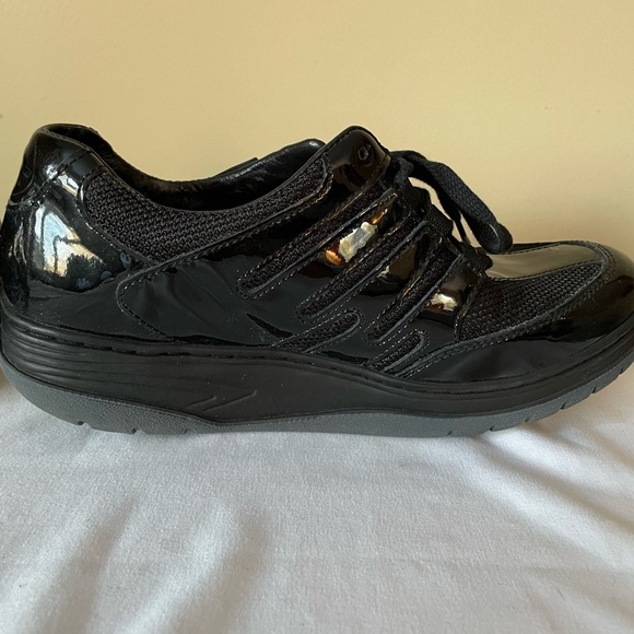 NEW Sano by Mephisto Escape Black Pat. Leather/ Mesh Walking Shoes Women's 7.5 - Picture 6 of 8